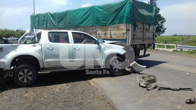 Murió el conductor de una camioneta que chocó un acoplado que se desprendió de un camión