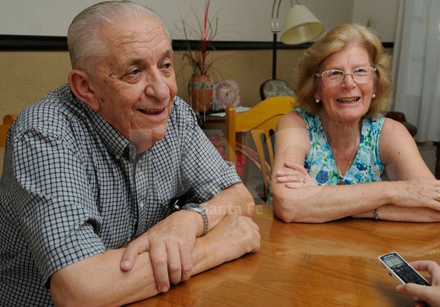 En casa. La pareja contó