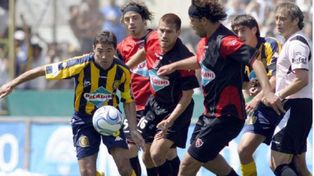 El Ogro, en la imagen en su paso por la lepra, enfrentó al Kily González en el clásico rosarino.