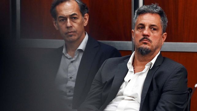 Pablo Torres Lacal (derecha) conducía a alta velocidad la lancha que chocó contra otra en el Tigre. Allí murieron el hijo de Storani