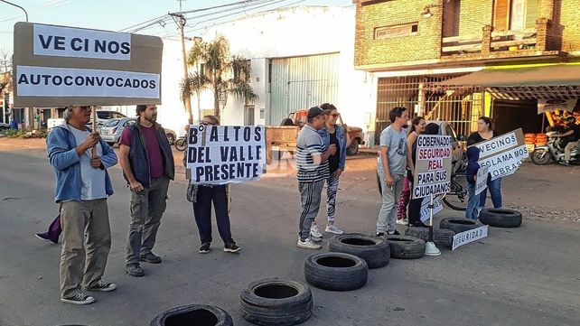 Vecinos de barrio Altos del Valle salieron a las calles a pedir mayor seguridad.&nbsp;
