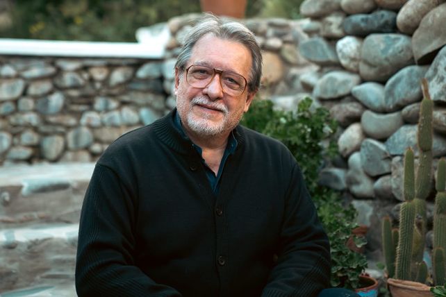 Quique Llopis se presentará este jueves a las 19 en el ciclo “Entre Cuerdas y Letras”