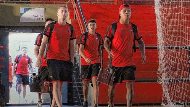 Colón se prepara para iniciar el domingo 28 de abril en Adrogué una serie de cuatro partidos en 15 días.