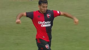 Pérez Tica grita el gol que significó el empate leproso.
