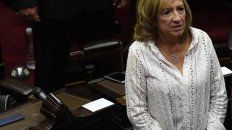 el insulto de una diputada k que no se dio cuenta que tenia abierto el microfono el insulto de una diputada k que no se dio cuenta que tenia abierto el microfono