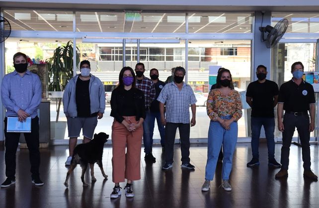 LA diputada junto a concejales del justicialismo