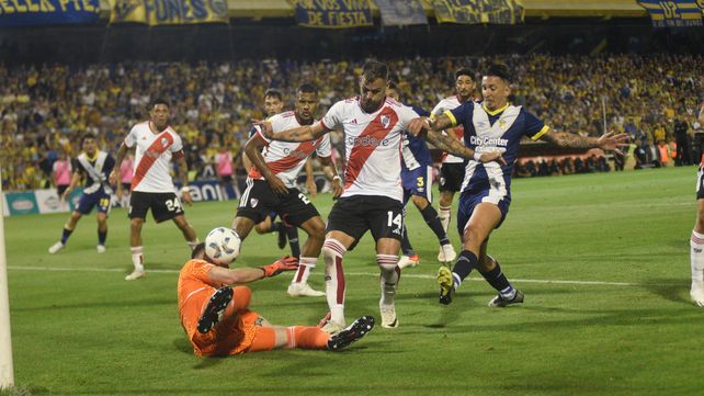 Central ya jugó dos partidos en el año contra River y en ambos le convirtió tres goles.