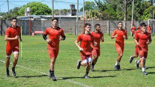 Patronato volvió a los entrenamientos a la espera del próximo DT