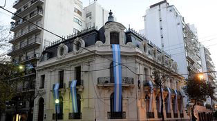 El flamante edificio de rectorado, en Córdoba e Italia.
