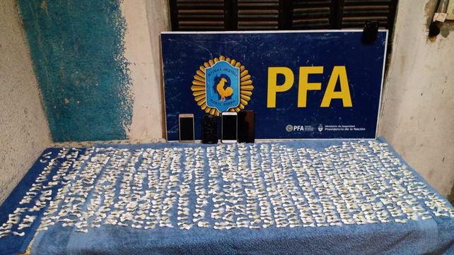 En los allanamientos del sábado se incautaron mil dosis de cocaína.