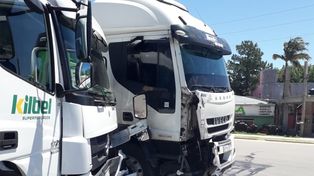 Choque de camiones en la Ruta Provincial 1 a la altura de Colastiné