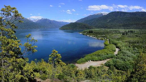 La Justicia ordenó que Joe Lewis libere el acceso a Lago Escondido