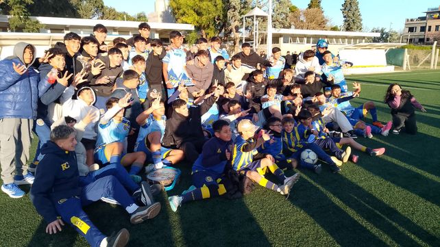 Rosarina. El Canalla dirigido por Ezequiuel Gentilo venció a Newell’s y se quedó con la primera rueda de la Zona Campeonato en la A.