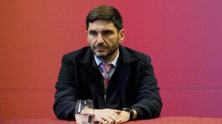 El gobierno de Pullaro evalúa sancionar a no cumplidores en el marco del blanqueo de Javier Milei.