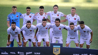 Colón mostró un sólido rendimiento y goleó a Banfield 3-0.