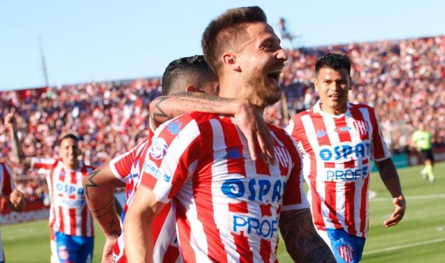 Nicol&aacute;s Mazzola lleg&oacute; a Instagram y comparti&oacute; el gol que le hizo a Col&oacute;n en un regalo para los Tatengues.