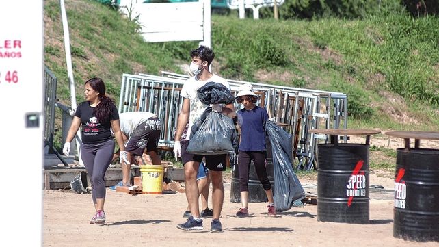 Recolectaron 1.240 kilos de residuos de la laguna Setúbal el fin de semana