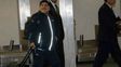 Maradona en Ezeiza a punto de salir de viaje.