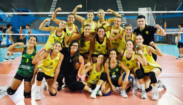 Regatas de Santa Fe sumó la cuarta victoria en la Liga Federal de vóley.