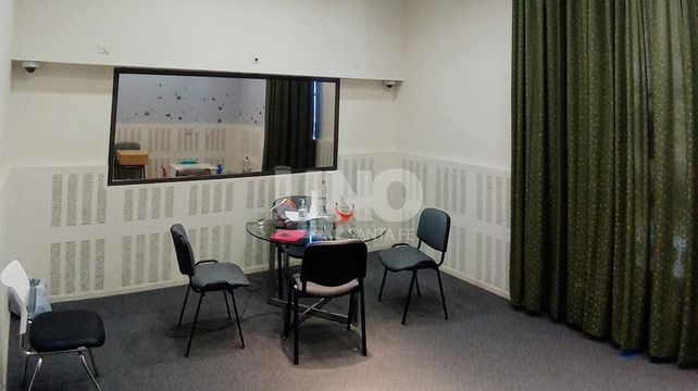 Qué es, cómo funciona y qué pasa en una cámara Gesell en Santa Fe