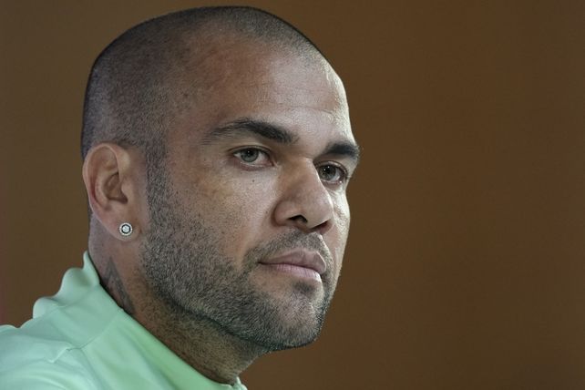 Trasladan a Dani Alves a otra cárcel por seguridad