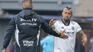 Almirón ratificó que Arturo Vidal arrancará como titular este martes en Colo Colo frente a River por Copa Libertadores.