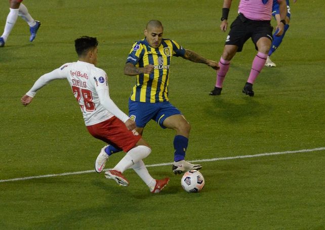 Central perdió con Bragantino en un partido con muchos goles y errores