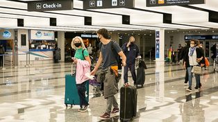 Migraciones simplificó los requisitos para viajar al exterior