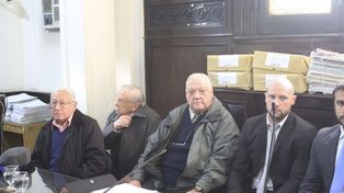 Histórico. Jorge Rossi, David Vainstub y Miguel Torrealday, en la primera audiencia del juicio en Paraná.