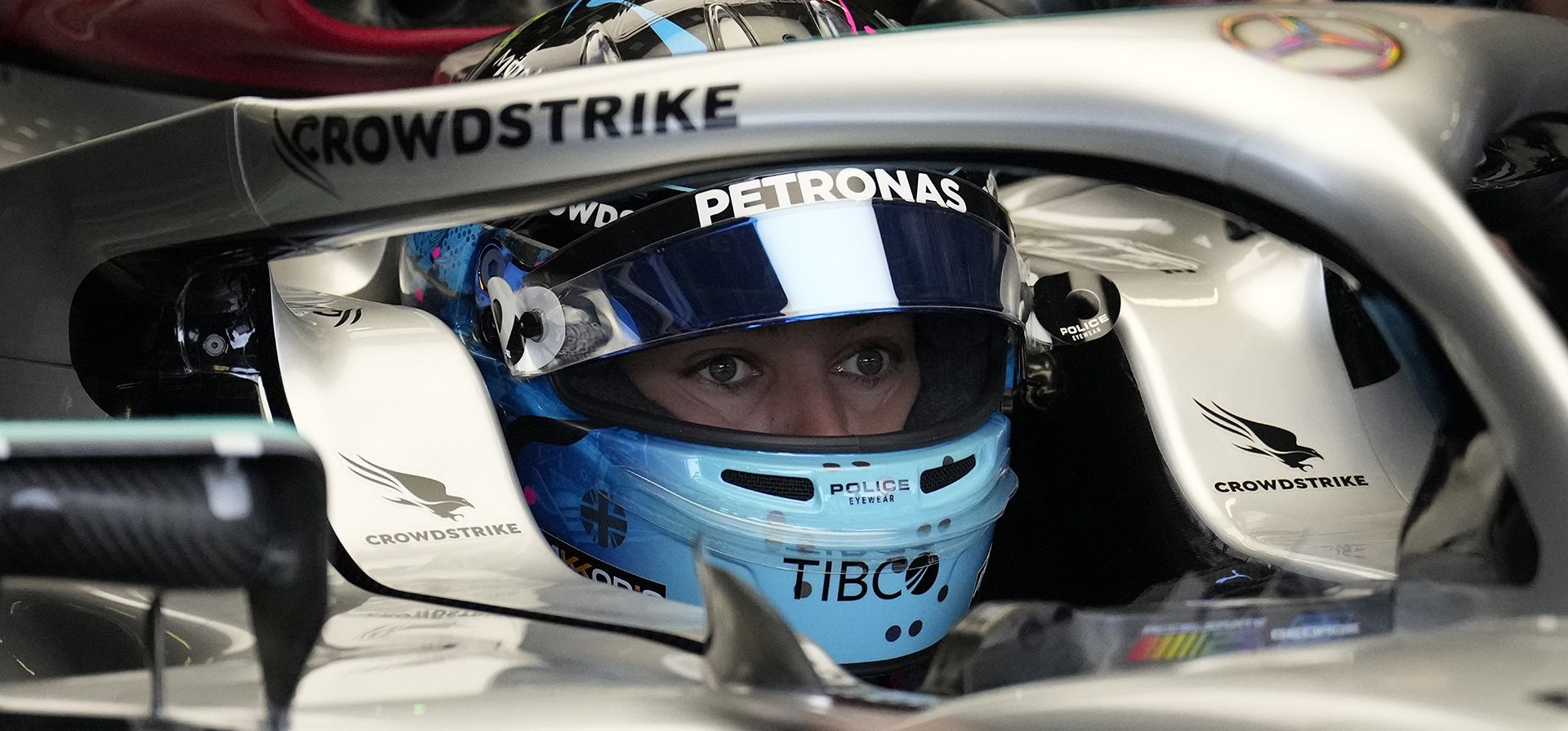 El piloto de Mercedes, George Russell, de Gran Bretaña, realiza la primera práctica libre en el circuito de Silverstone, en Silverstone, Inglaterra, el viernes 1 de julio de 2022. El Gran Premio de F1 de Gran Bretaña se lleva a cabo el domingo 3 de julio de 2022.