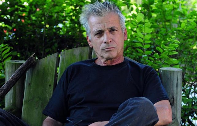 El actor Gerardo Romano fue internado por un cuadro de neumonía y tuvo que suspender una función de teatro.