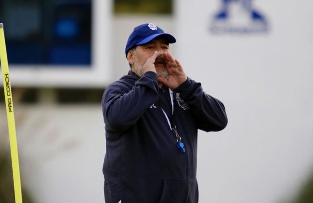 Maradona volvió a atacar con dureza a Riquelme