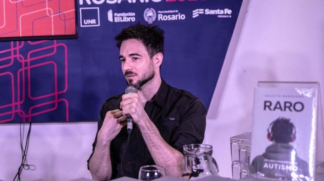 El autor de Raro