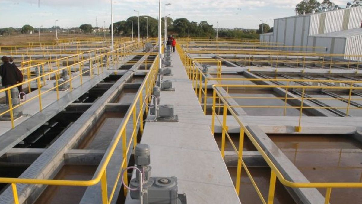 En Paraná se restablece el servicio de agua potable