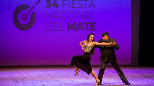 Bailarines entrerrianos se presentaron en el Teatro 3 de Febrero