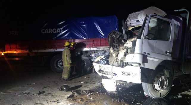 Las imágenes del accidente entre camiones en la RN Nº34