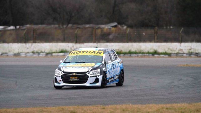 Turismo Pista: los Canapino se quedaron con la pole en San Nicolás.