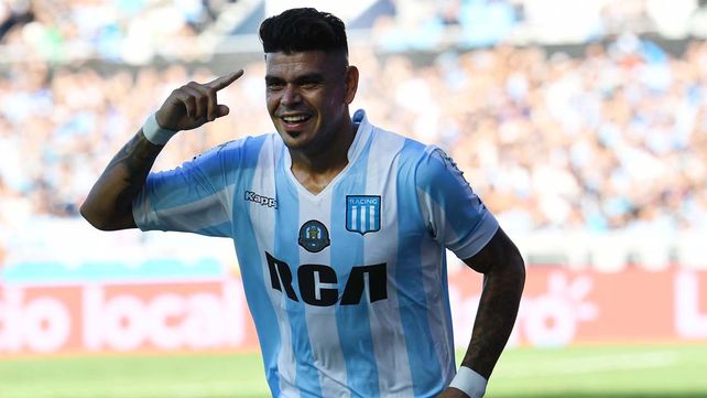 Racing goleó a Lanús, que preservó titulares