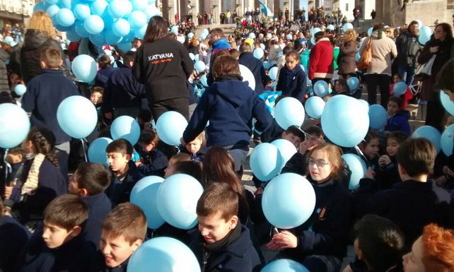 Las fotos de los chicos que juraron lealtad a la Bandera y la aparición de Manuel Belgrano