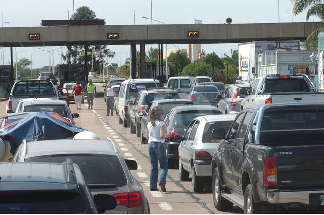 Colapsado. Hoy por el túnel pasan más vehículos que para los que se proyectó.