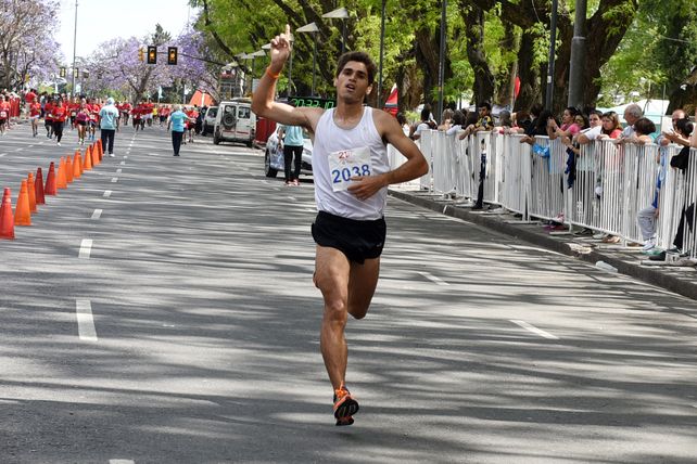 No existe ninguna otra prueba de calle de la ciudad que sea televisada en vivo. Probablemente lo haya en el país. (Celina Mutti Lovera / La Capital)