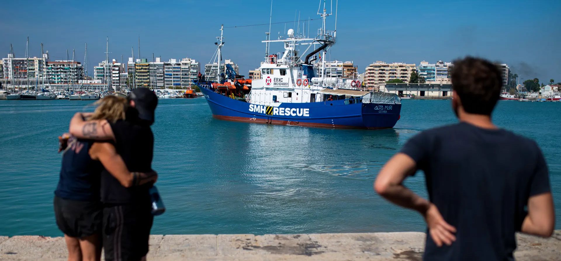 Burriana, España. El buque de rescate Aita Mari zarpa desde el puerto de Burriana rumbo a su 11ª misión humanitaria en el mar Mediterráneo. Fotografía: Andreu Esteban/EPA Burriana, España. El buque de rescate Aita Mari zarpa desde el puerto de Burriana rumbo a su 11ª misión humanitaria en el mar Mediterráneo. Fotografía: Andreu Esteban/EPA