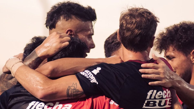 Colón empató con Paysandú, pero cayó por penales y volvió a dejar más dudas que certezas