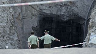 Los 33 mineros atrapados tienen bajo peso y est&aacute;n deshidratados