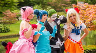 Una de las características de la comunidad Otaku, además de su fanatismo por el animé y el manga, es el cosplay, donde se disfrazan de personajes reconocidos del ambiente.