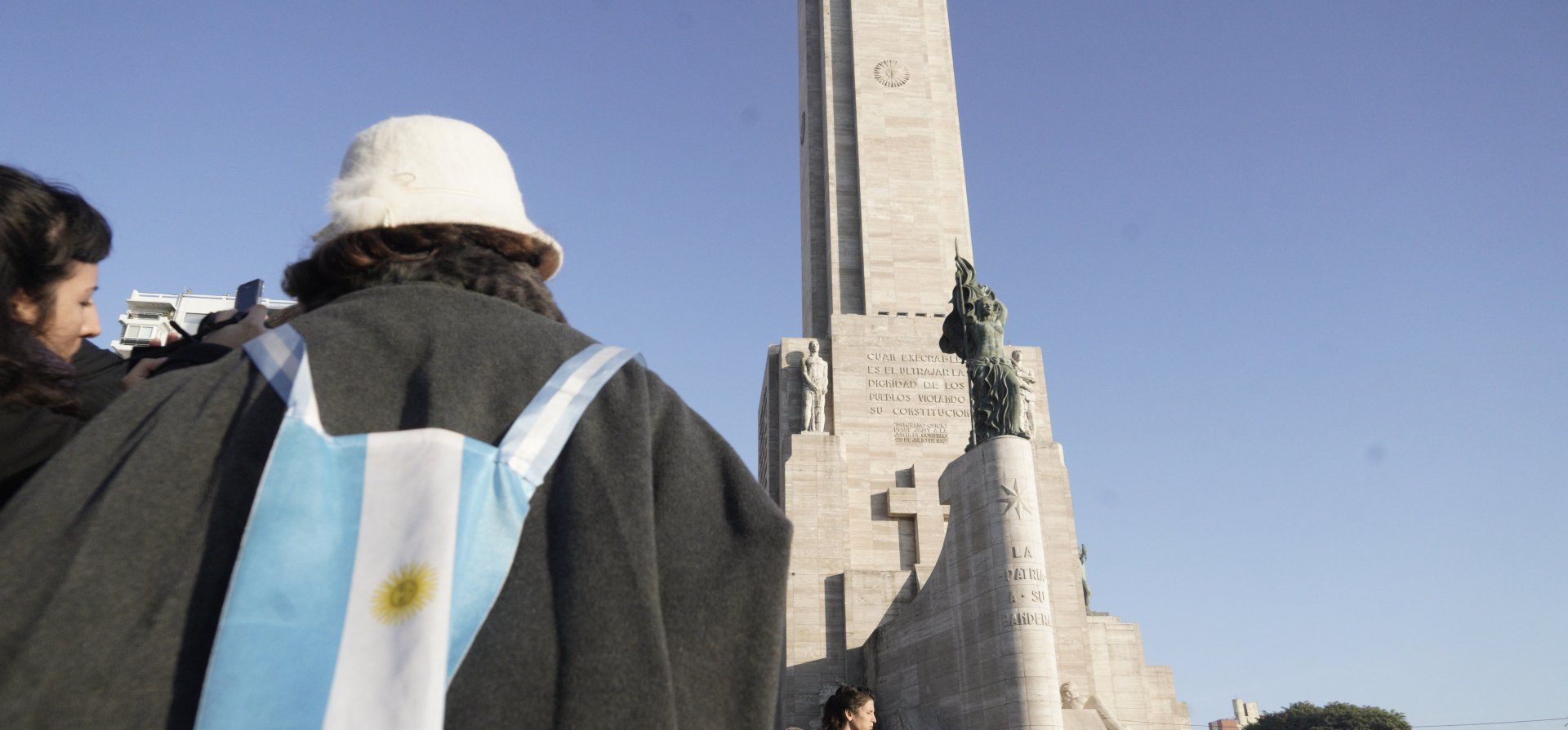 Las imágenes y el fervor de la fiesta popular por el Día de La Bandera