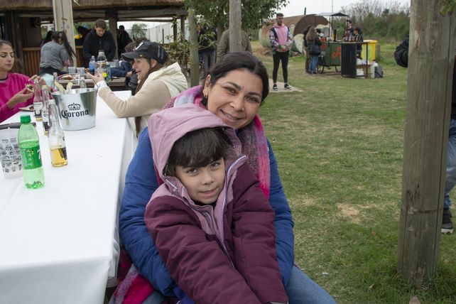 Juana Brizuela y Graciela  Sanabria.  