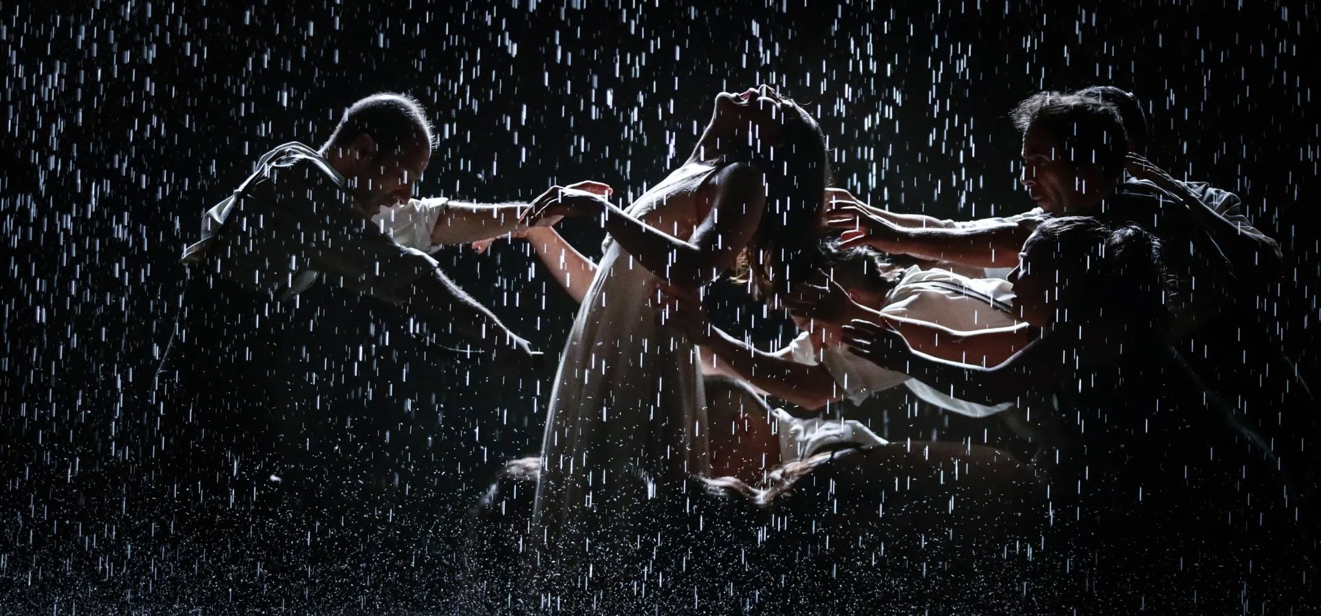 Bogotá, Colombia. Miembros del reparto durante una representación de Woyzeck, escrita por el dramaturgo alemán Georg Büchner, adaptada por el director colombiano Jimmy Rangel, en el teatro Colón. Fotografía: Agencia Anadolu/Getty Images Bogotá, Colombia. Miembros del reparto durante una representación de Woyzeck, escrita por el dramaturgo alemán Georg Büchner, adaptada por el director colombiano Jimmy Rangel, en el teatro Colón. Fotografía: Agencia Anadolu/Getty Images