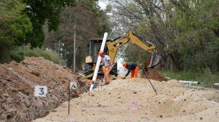 La obra de tendido de cloacas tiene una inversión de 274 millones de pesos y beneficiará a casi 4.000 vecinos y vecinas de Villa Urquiza&nbsp;