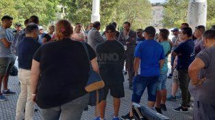 Trabajadores del servicio penitenciario reclaman mejoras laborales y denuncian que trabajan 48 horas seguidas